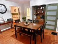 Charming 2-bedroom house in Kokomo w/ WiFi, AC, Hot tub