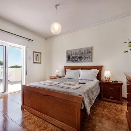 Charming Villa with Private Pool in Vibrant Vilamoura, Free AC and Wifi