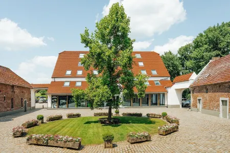 Relais de l'Empereur Отели в г. Женап