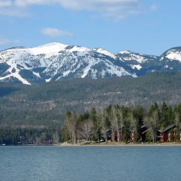 Downtown family friendly cozy condo- Walk to restaurants