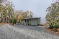 Luxury Bungalow with Mountain Views From Every Room 5 Minutes From Downtown