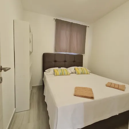 Luxury Apartment Ani II Ξενοδοχεία στην πόλη Sutivan