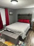 The Riverside Retreat! cozy, newly remodeled home