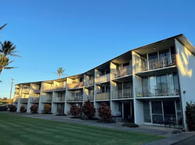 Newly renovated 2nd floor condo — 150 yards from Mama’s Beach!