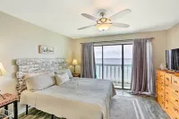 Waterfront Escape w/ Balcony on Shell Point Beach! - parking