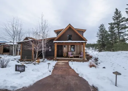 Wilderness Club Cottage on 18th Green