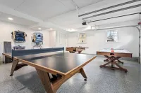 Game Room, Home Gym, 1 Mile to Beach Hotels in York