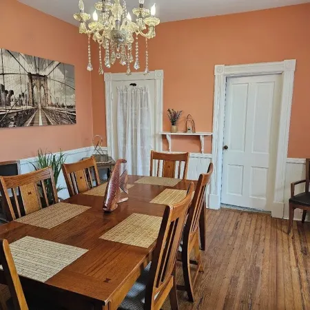 Charming Waterfront Home: Spacious, Modern, Near Attractions & Universities