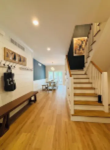 New! Private Salt Water Pool, Hot Tub, 6 Bed, 6Bath, Game Room, 1 Block to Beach