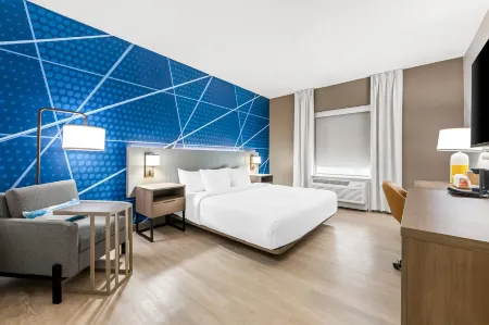 Comfort Inn & Suites River City Decatur