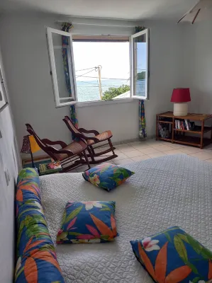 View of the magnificent François Bay 르 프헝쑤와 호텔