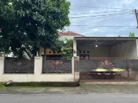 Guest House Griya Mundu Hotels in Laweyan