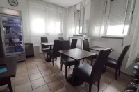 Hotel Pontenuovo فنادق في بوسیسیو پارینی