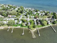 Gorgeous Waterfront Home in the Heart of North Kingstown Hotels in North Kingstown