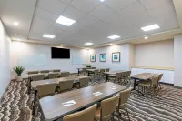 Staybridge Suites IAH AIRPORT EAST by IHG