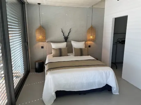 Contemporary villa sea view heated pool Отели в г. Серра-Ди-Ферро