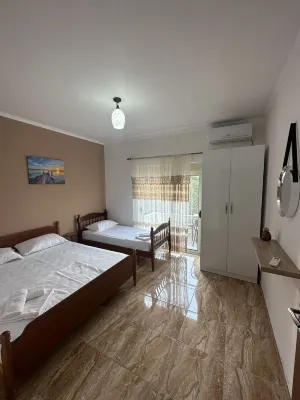 TRANQUIL LAKEHOUSE 3bedroom Villa in Zogaj Shkodër with breathtaking Lake views Các khách sạn ở 