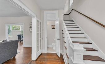 Master Classic-1 8 mi to Augusta National Golf Co