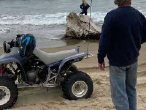 Lakeside Dune Getaway-direct dune access and the lake is just two blocks away! レイクサイドのホテル