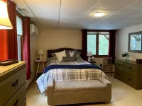 Cozy Home with Lake Sunapee Access 2 Min Walk / 7 Mins to Mount Sunapee Hotel a Newbury