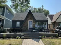 Recently Renovated Cozy House on Monona Bay with Lake Access
