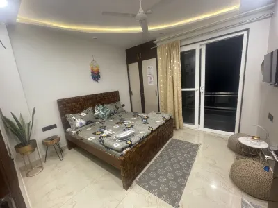 4bhk luxurious flat near airport Hotel a Indira Gandhi Int'l Airport