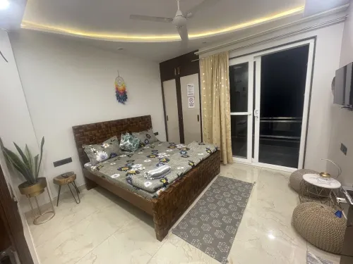 4bhk luxurious flat near airport