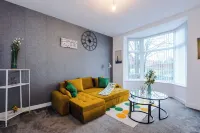 6BR in Castleton|WIFI|PARKING|Ideal for Contractors|Longterm Discount Applies Hotels in Rochdale