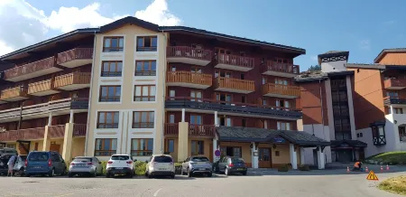 Appartement T3 Duplex au Pied des Pistes Отели в г. Белантр