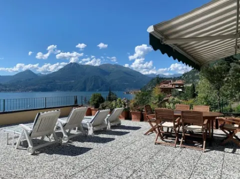 The Terrace on the lake Отели рядом с достопримечательностью «Villa Monastero»