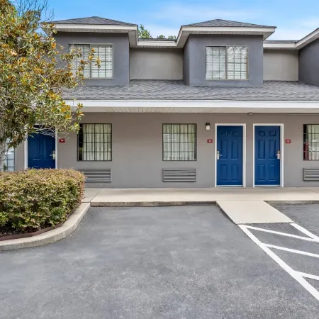 Econo Lodge Inn & Suites Cayce I-26 Airport