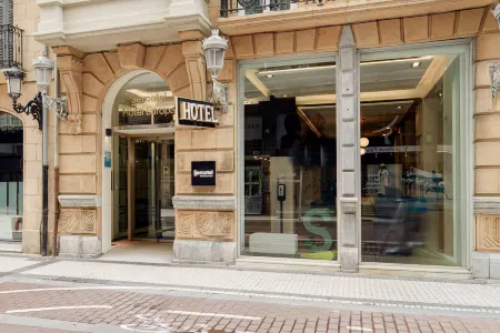 Sercotel Hotel Europa Отели в г. Сан-Себастьян