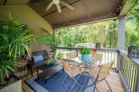 Luxury 2 bd lakefront Modern porch fire pit fisherman boat dock walk to downtown