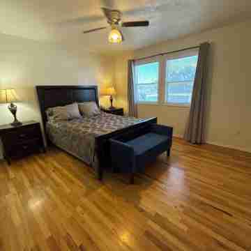 Lake House In Quiet Neighborhood Near Down Town Rooms