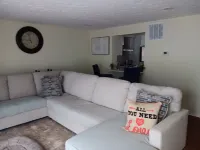 Charming townhome in welcoming Bowie with WiFi, AC Hotels in Bowie