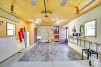 Yale Home in the Heart of Pheasant Hunting Country - 2-Star
