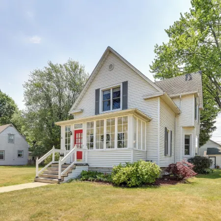 Charming Chesterton Home: w/ Idyllic Location!
