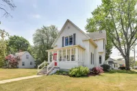 Charming Chesterton Home: w/ Idyllic Location! - parking