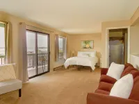 Relax This Summer w/ Pool & Hot Tub • Cozy Vibes 208 - Wifi
