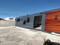 Complete 18 m² studio in a container with thermal insulation, excellent location Hotels in Pinheirinho