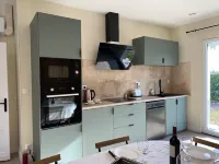 Villa Détente Jacuzzi 聖埃蒂安德富熱雷住宿飯店