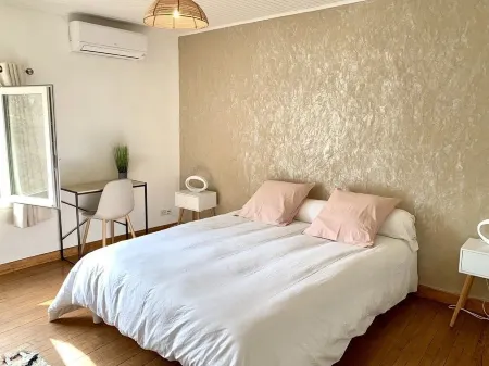 Cosy house with terrace and garage in quiet village center