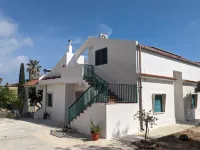 MARGUS, holliday home with terrace sea view and private parking Các khách sạn gần Clubmed kamarina