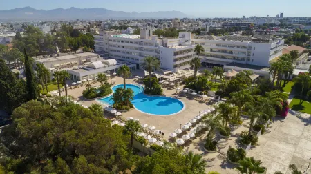 Hilton Nicosia Отели в г. Никосия