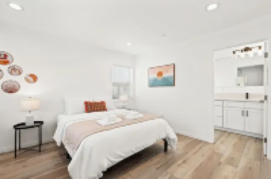 Lovely 2 floor, 3-bedroom house in Alhambra with AC