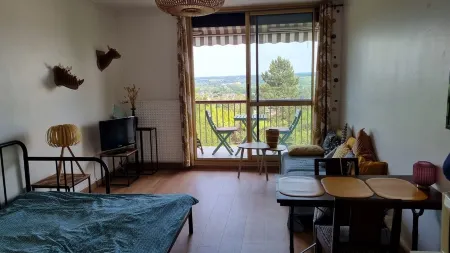 Fully equipped studio with balcony Отели в г. Монришар Валь де Шер