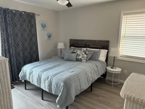 Charming 2-bedroom cottage on one level in delightful Carolina Beach