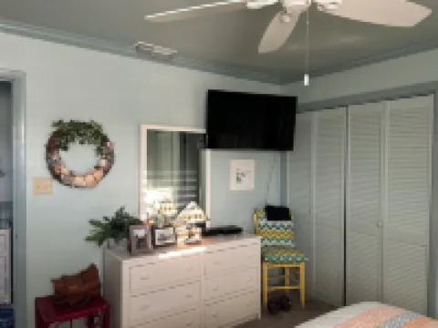 Spectacular partial ocean view 2BR 2BA large top floor condo-beachfront complex! Hotels in Indian Beach