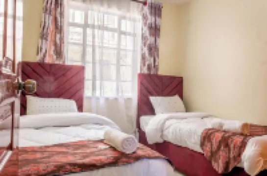 Quzuri Homestay Spacious 3-bedroom apartment Near JKIA and SGR Nairobi with WiFi