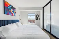 Luxury 1BR with pool, jacuzzi, free parking